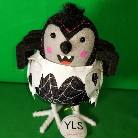 Target Hyde and Eek Halloween Skitter Spider Bird Featherly Friends 2024 NEW - Picture 1 of 4
